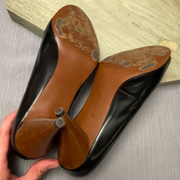 Banana Republic Black Leather Peep Toe Cone Heels 8.5M - Picture 9 of 10